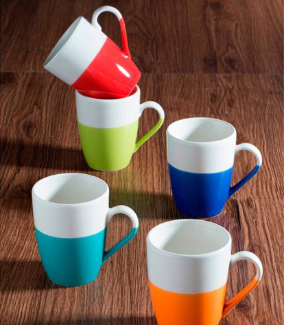 A caneca Happy, sortida, custa R$ 19,99 na Etna.