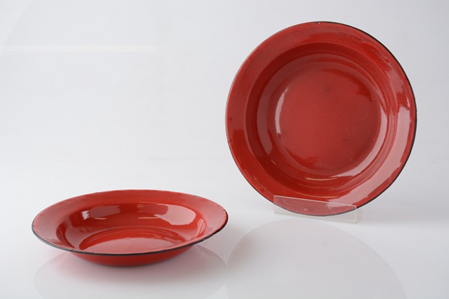 O PRATO FUNDO ÁGATA VERMELHO 22CM custa R$ 3,52 na Sirius 1,99.