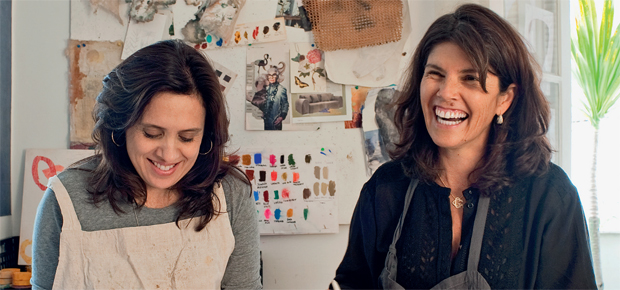 As pinturas especiais de Adriana Pedrosa e Carlota Gasparian