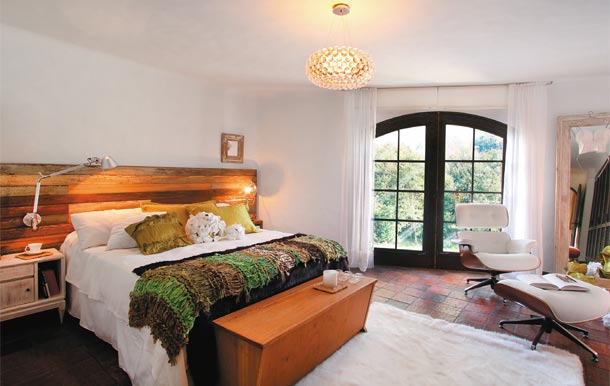 Crie o seu quarto de mostra com móveis parecidos e mais baratos