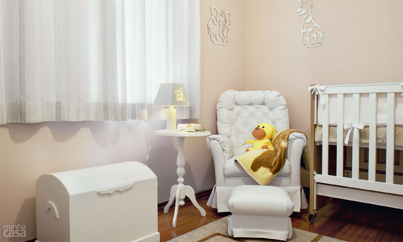01-animais-selvagens-compoem-decoracao-de-quarto-de-bebe