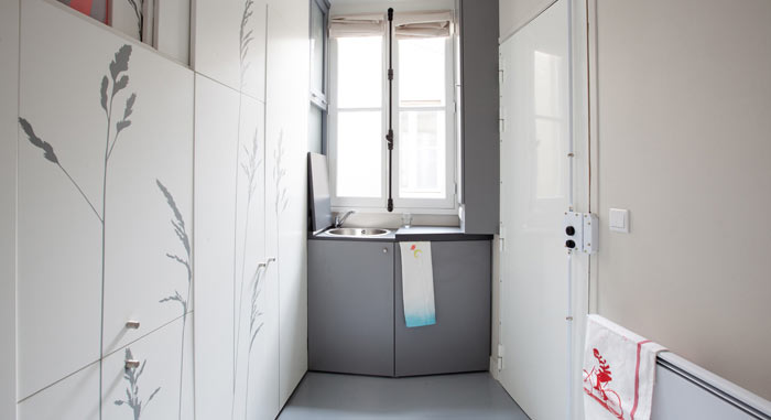 01-arquitetos-transformam-quarto-de-8m2-em-paris-em-microapartamento