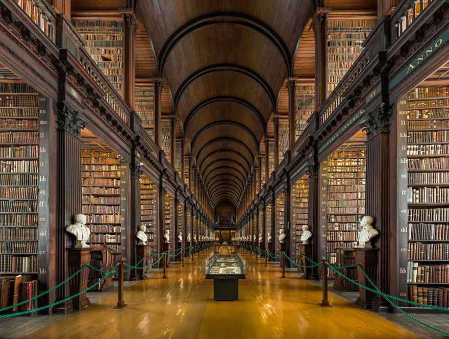01-biblioteca-que-voce-tem-que-visitar-se-for-a-irlanda