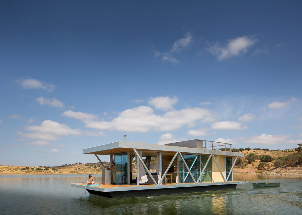 01-casa-flutuante-vai-deixar-voce-morar-em-cima-de-lago-ou-um-rio