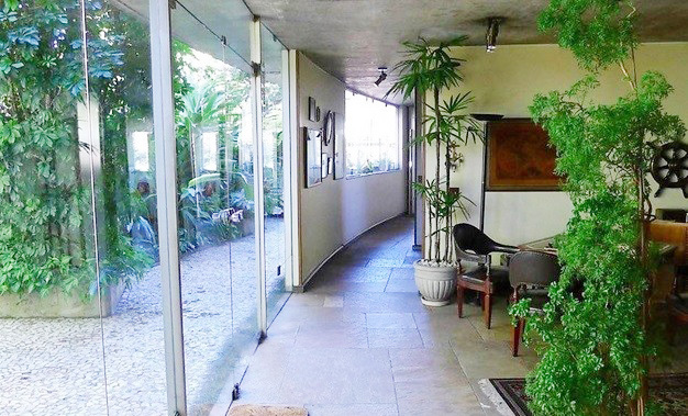 01-casa-projetada-por-oscar-niemeyer-esta-a-venda-em-sao-paulo