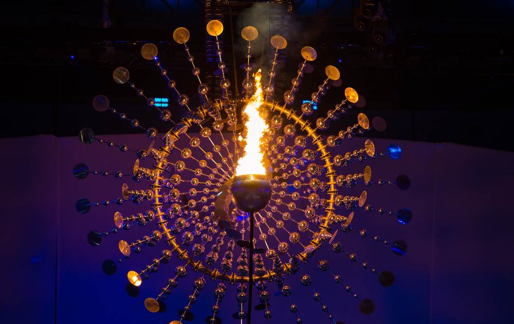 Conheça a escultura que gira em volta da pira olímpica da Rio 2016