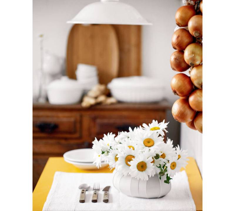 01-dia-das-maes-13-ideias-de-arranjos-de-flores-para-decorar-a-mesa
