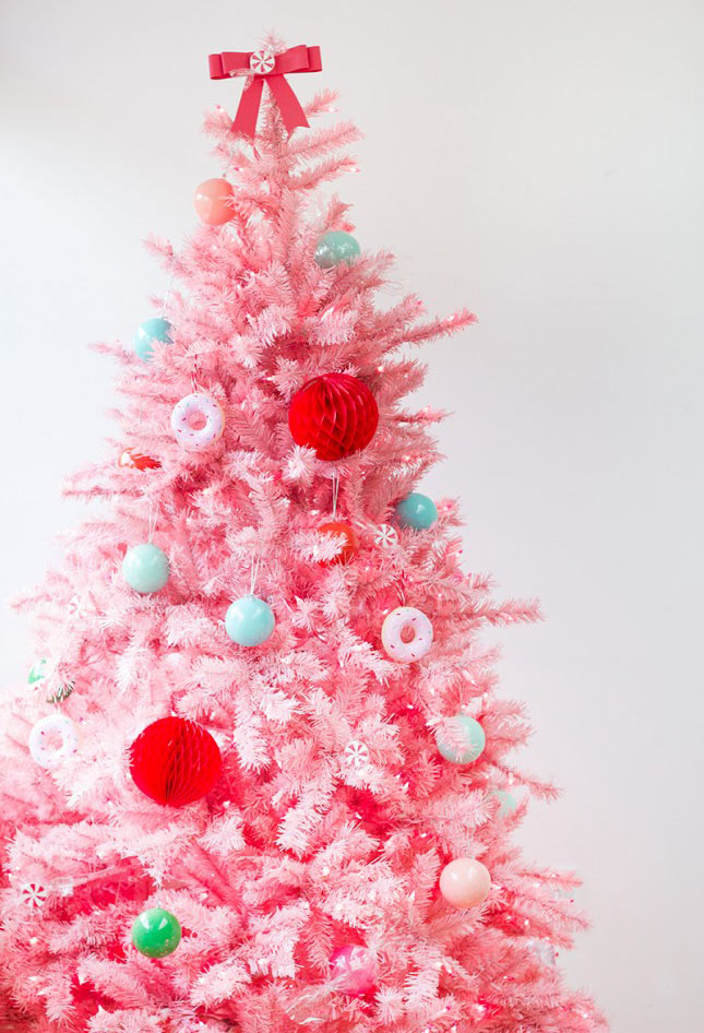 9 ideias de árvores de Natal com decoração monocromática 