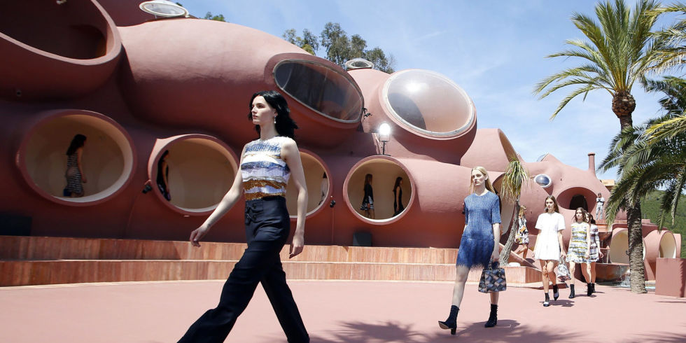 01-landscape-1443722121-pierre-cardin-bubble-palace-00