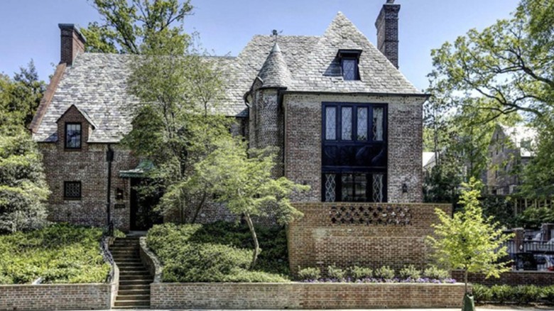 Família Obama compra casa em Washington – veja fotos!