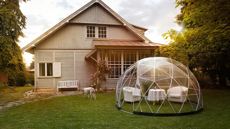 01-designer-cria-iglu-para-morador-aproveitar-as-areas-externas-ate-em-dias-de-chuva