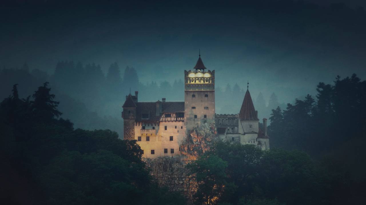 06-airbnb-oferece-noite-gratis-castelo-dracula-halloween