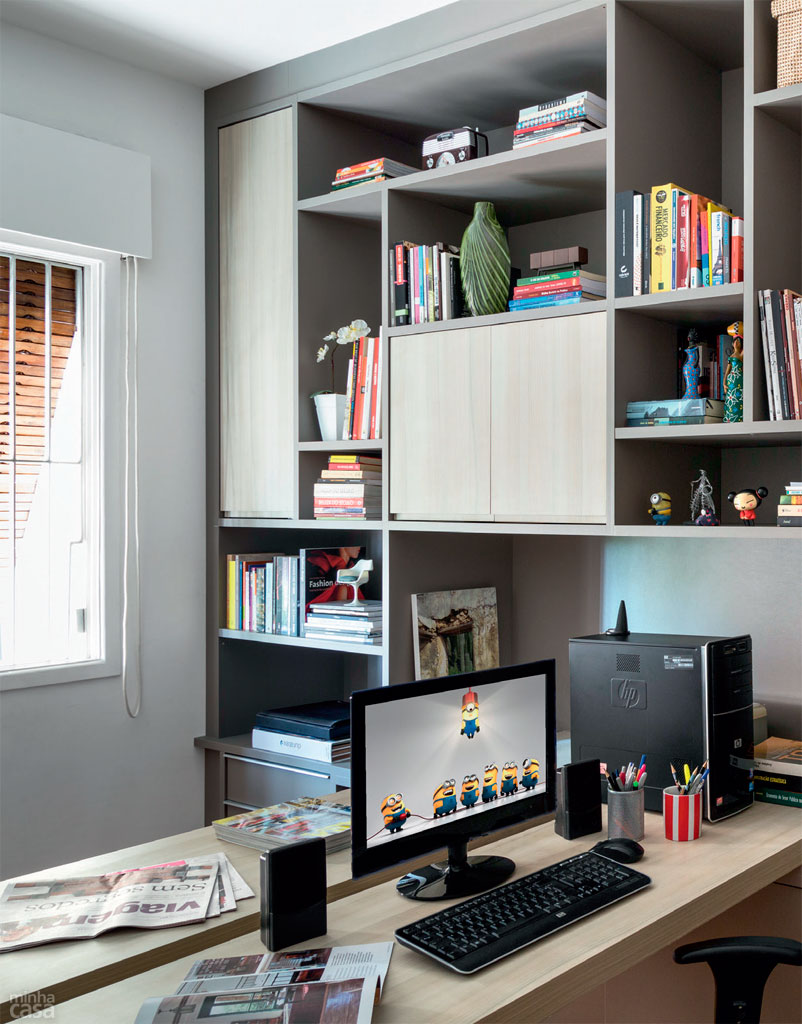 02-canto-da-bagunca-vira-home-office-com-marcenaria-caprichada