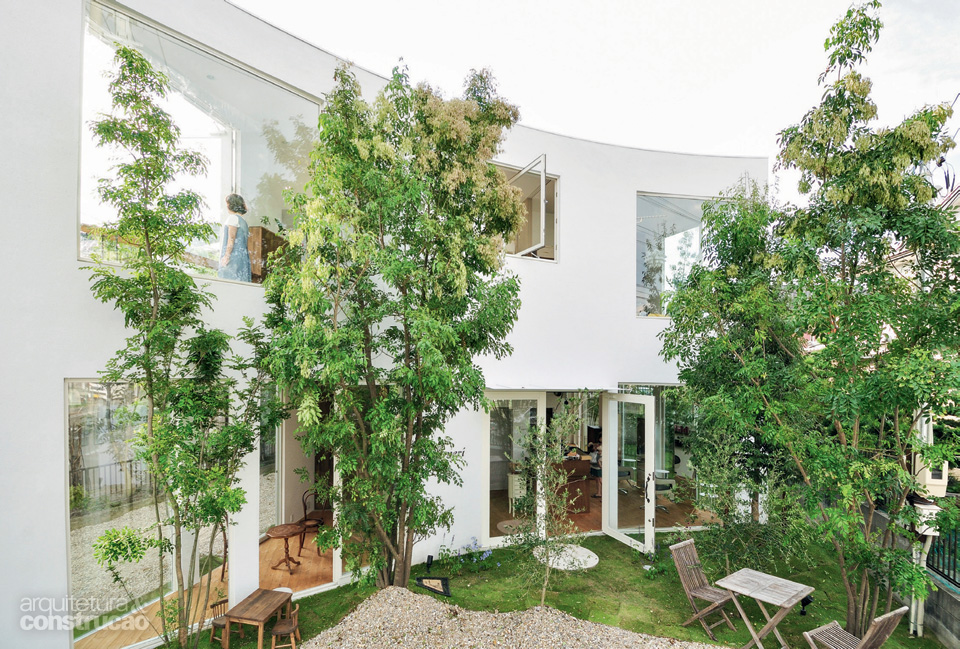 02-casa-japonesa-em-simbiose-com-a-area-externa