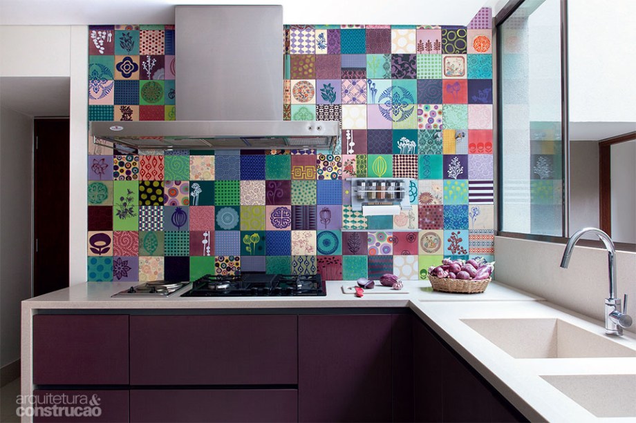 Cozinhas coloridas e decoradas: 32 cozinhas coloridas para inspirar a sua  reforma