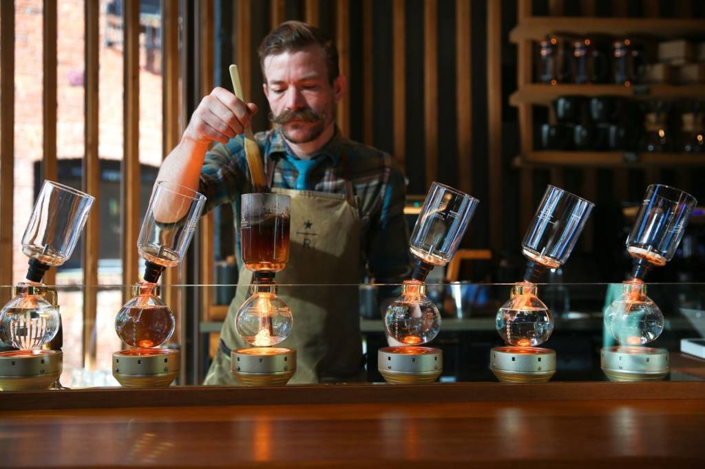 02-novos-cafes-starbucks-nada-como-as-lojas-da-marca