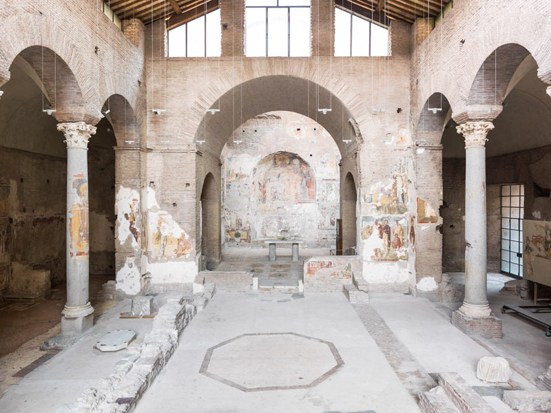 03-apos-mil-anos-soterrada-basilica-italiana-e-reaberta-ao-publico