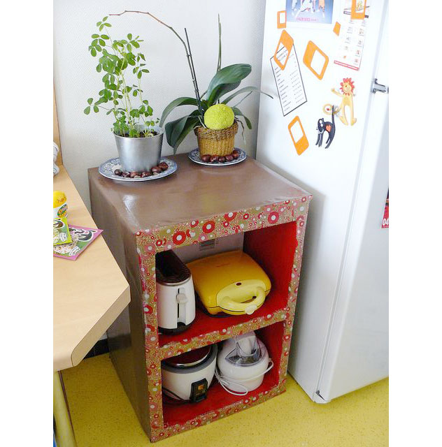 03-papelao-usado-moveis-formas-decoracao
