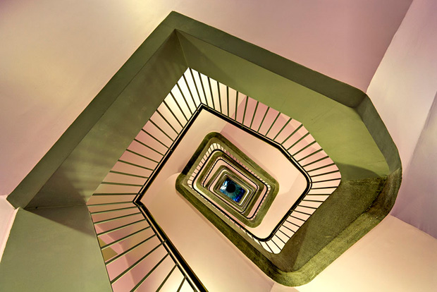 03-veja-as-escadas-em-espiral-mais-psicodelicas-do-mundo