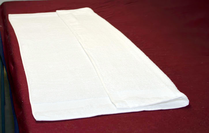 04-como-dobrar-toalhas-02-camisa