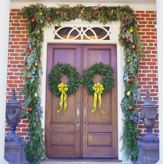 23 ideias para decorar a porta e a fachada de casa para o Natal | 23 ideias para decorar a porta e a fachada de casa para o Natal |