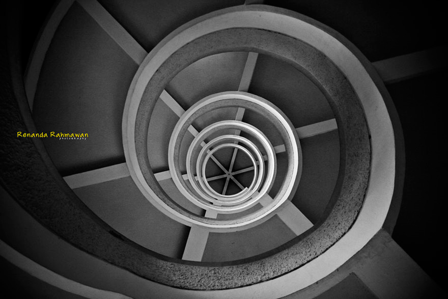 05-veja-as-escadas-em-espiral-mais-psicodelicas-do-mundo