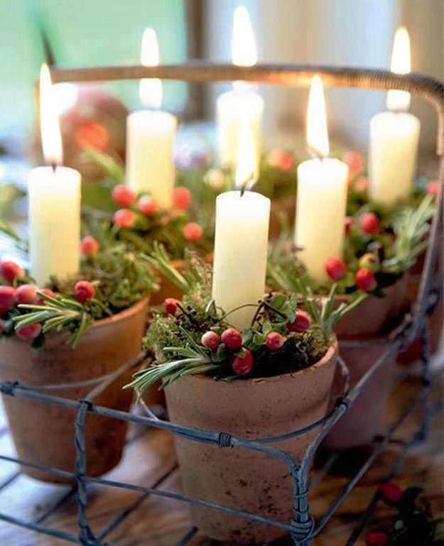 Decoração de natal; mesa de natal decorada; vela de natal; decoração de natal simples