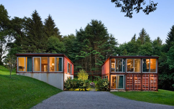 08-9 casas construídas com contêineres