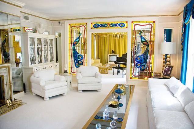 Sala de estar do edifício, Graceland, nos Estados Unidos, onde Elvis Presley morou.