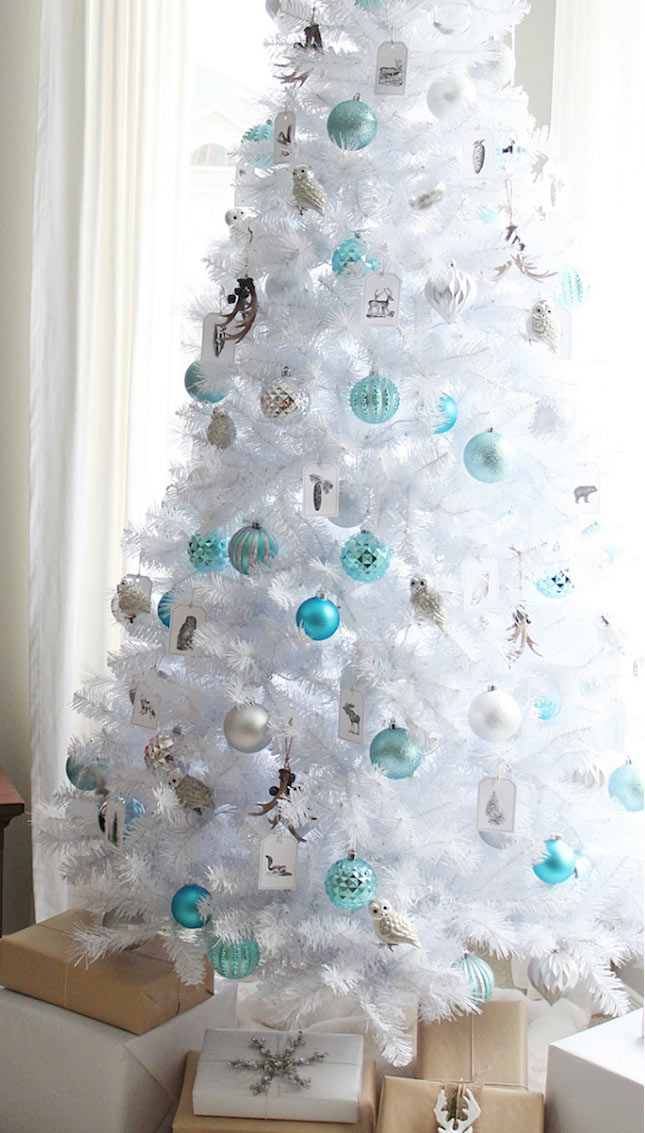 9 ideias de árvores de Natal com decoração monocromática 