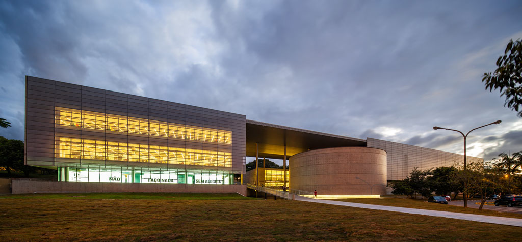 08-biblioteca-brasiliana-usp-premio-oscar-niemeyer