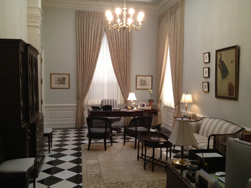 09-especial-decoracao-series-netflix-house-of-cards-decor