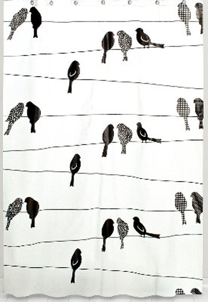 Passarinhos sempre deixam qualquer ambiente mais fofo, não é? Aqui, eles aparecem no fio enquanto estampam a cortina de banho. De plástico, tem 182 x 177 cm de tamanho e custa US$ 22.50 na Saturday Knight Ltd.