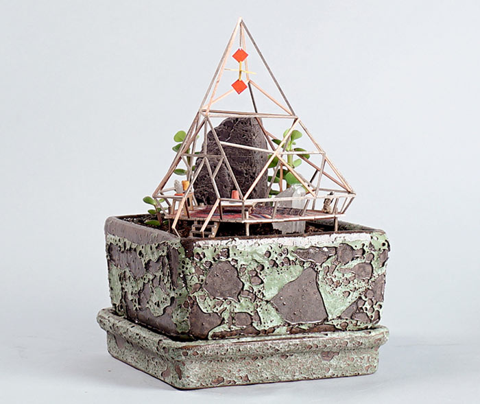 10-casas-nas-arvores-em-miniatura-ganham-exposicao-em-la