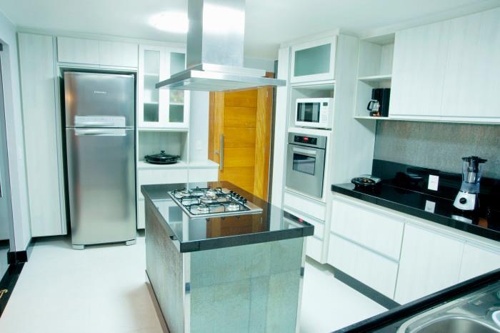 10-cozinhas-com-ilha-projetadas-por-membros-do-casapro (4) 10-cozinhas-com-ilha-projetadas-por-membros-do-casapro (4)