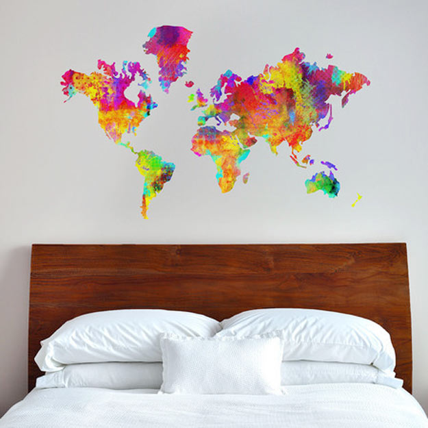 11-Adesivo-World-of-Colors,-90x56-cm,-99,90-reais-na-Decohouse