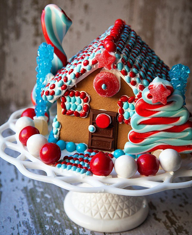 12-casinhas-feitas-de-gingerbread-para-decorar-a-mesa-de-natal