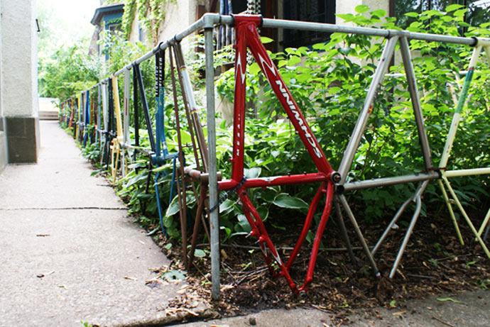 14-maneiras-de-aproveitar-pecas-velhas-de-bicicletas-na-decoracao