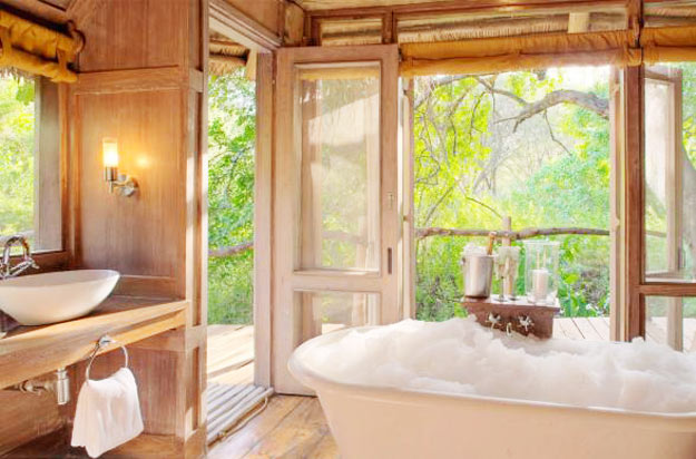 15-Esta banheira fica no & Beyond Lake Manyara Tree Lodge, na Tanzânia (The Venue Report)