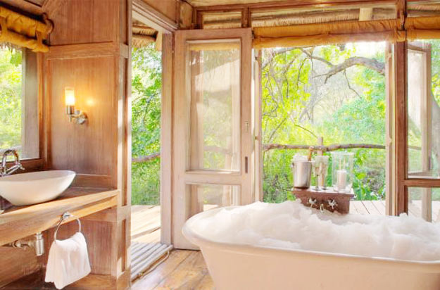 15-Esta banheira fica no & Beyond Lake Manyara Tree Lodge, na Tanzânia (The Venue Report)