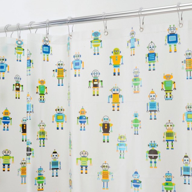 Robôs não podem ser molhados, mas servem para decorar o banheiro. A cortina em plástico tem um montão de robozinhos coloridos estampados pelos 182 x 182 cm de tamanho. Na Inter Design, o preço é de US$ 16.99.