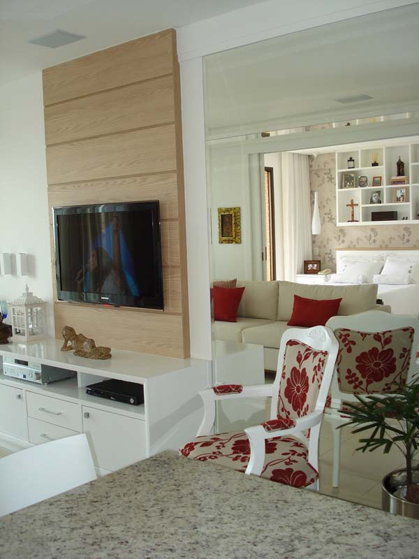 Sala multiuso de um apartamento, de 50 m², em Salvador. Projeto de Claudia Mattos.