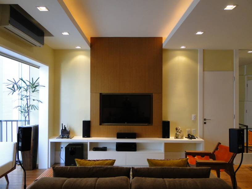 Home theater de um apartamento de 70 m², projetado por Glau Lerback.