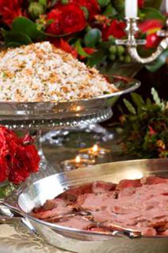 Do Arroz de Festa, o filé mignon ao molho de vinho tinto e cogumelos acompan...