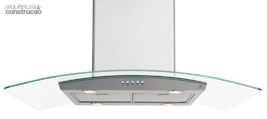 Aspiração e economia. Coifa de grande fabricante nacional promete ser eficaz, mantendo preço competitivo. Como outros bons produtos do ramo, a Alise (49 x 90 cm), de aço inox, tem filtros de alumínio e de carvão aditivado e conta com sucção efciente: 800 m3/hora de vazão, valor do padrão europeu. Da Arix (mesmo grupo da Falmec), custa R$ 1 359 a versão de parede.