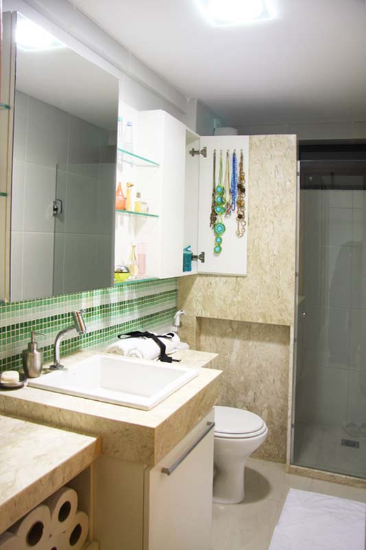 Banheiro de um apartamento, de 60 m². Projeto de Larissa Cesar Vinagre.