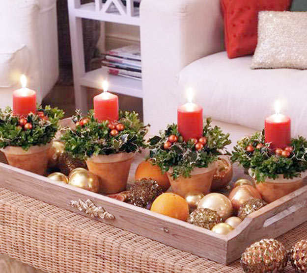 Decoração de natal; mesa de natal decorada; vela de natal; decoração de natal simples; 