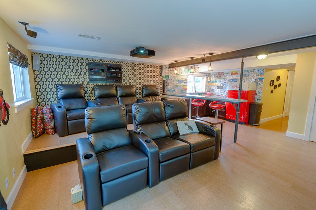 3-mancave-cinema