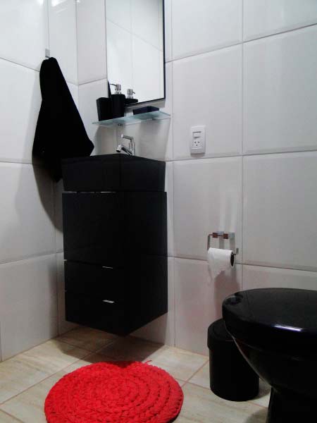 Lavabo projetado por Aline Dal´Pizzol Arquitetura.