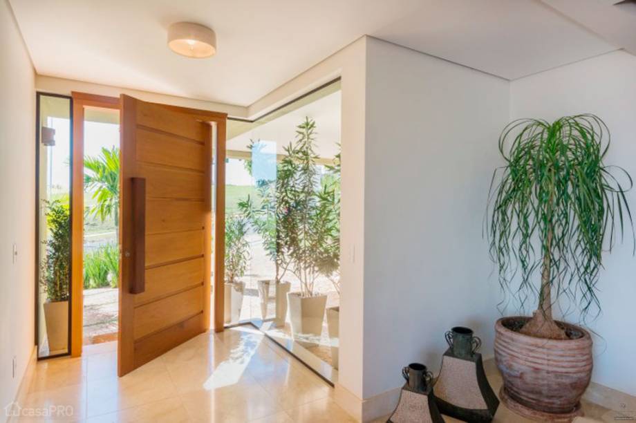 Hall de entrada projetado por Jannini & Sagarra Arquitetura.